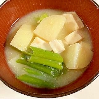 じゃがいも・長ねぎの青い部分・豆腐の味噌汁